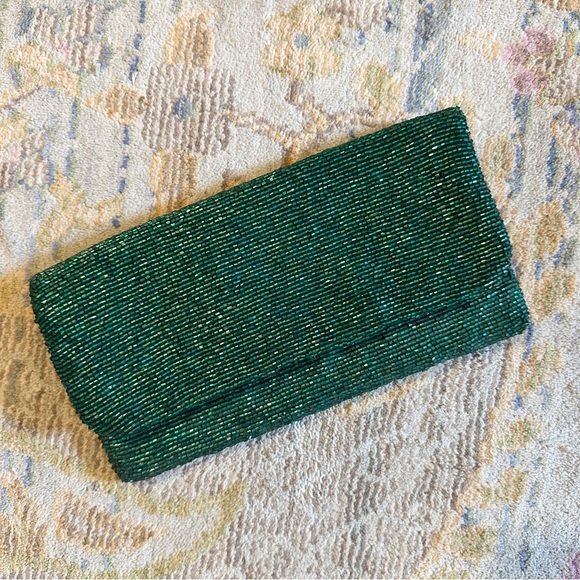 MOYNA Gorgeous Emerald Green Beaded Clutch - Picture 2 of 5